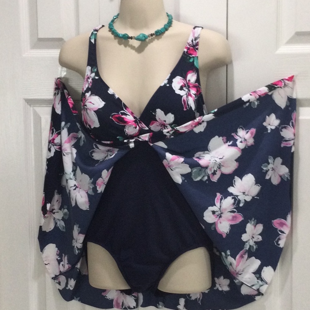 Bathing Suit - Picture 2 of 5